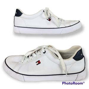 Tommy Hilfiger Randal White lace up  sneakers size 9
